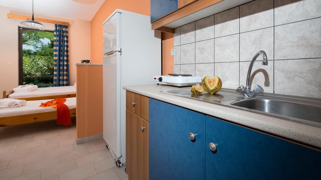 Helen & Theo Studios Лаганас Стая снимка